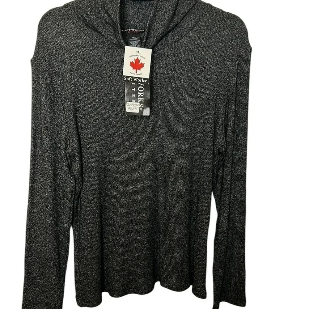 NWT 🇨🇦 Soft Works Petites , made in Canada.  Knit grey soft turtleneck .